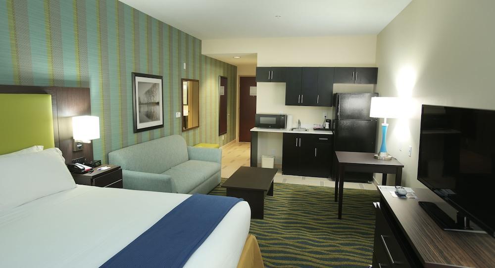 Express & Southport - Area By Ihg Hotel Oak Island