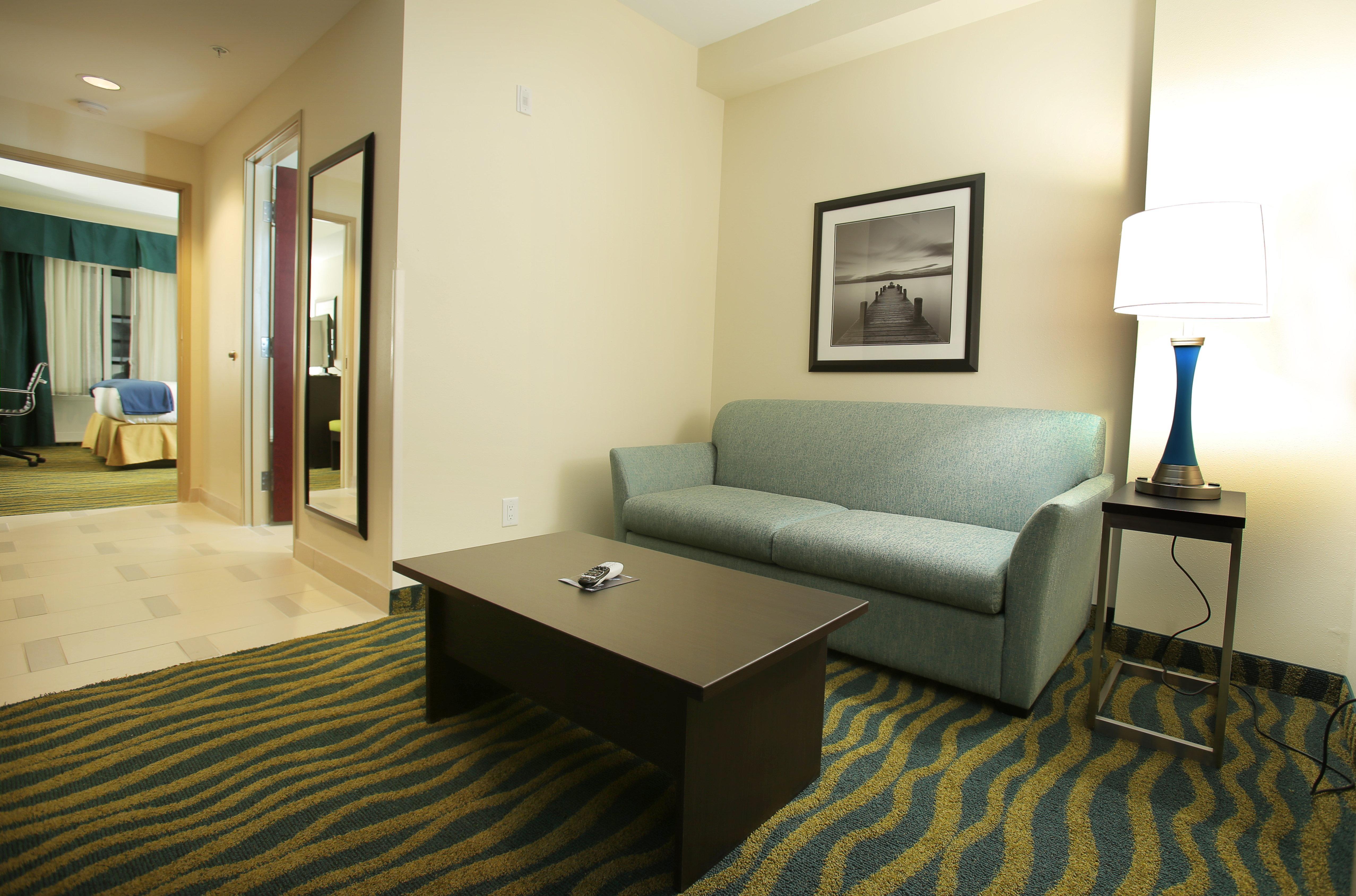 Holiday Express & Southport - Area By Ihg Hotel 2*