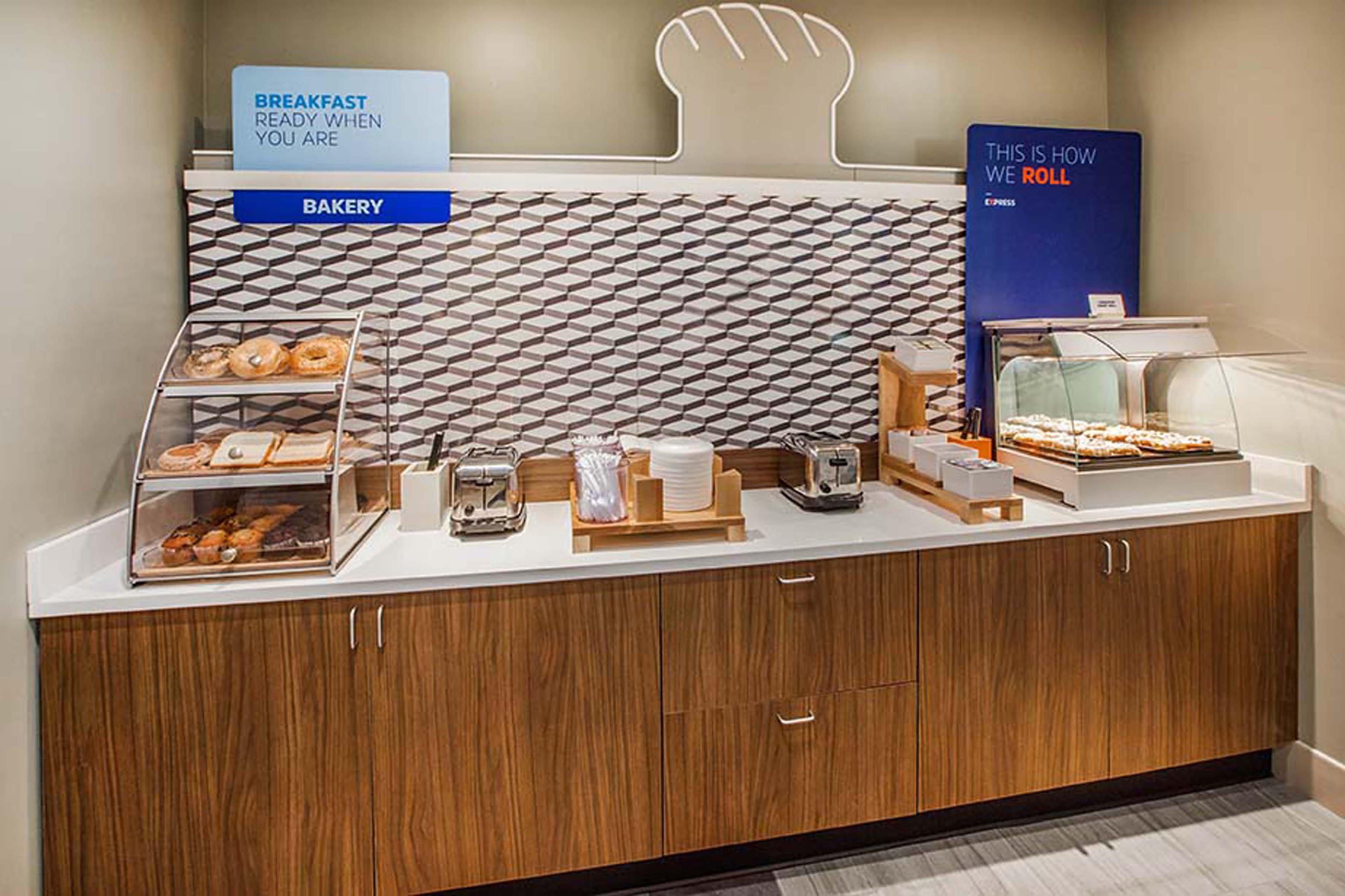 Express & Southport - Area By Ihg