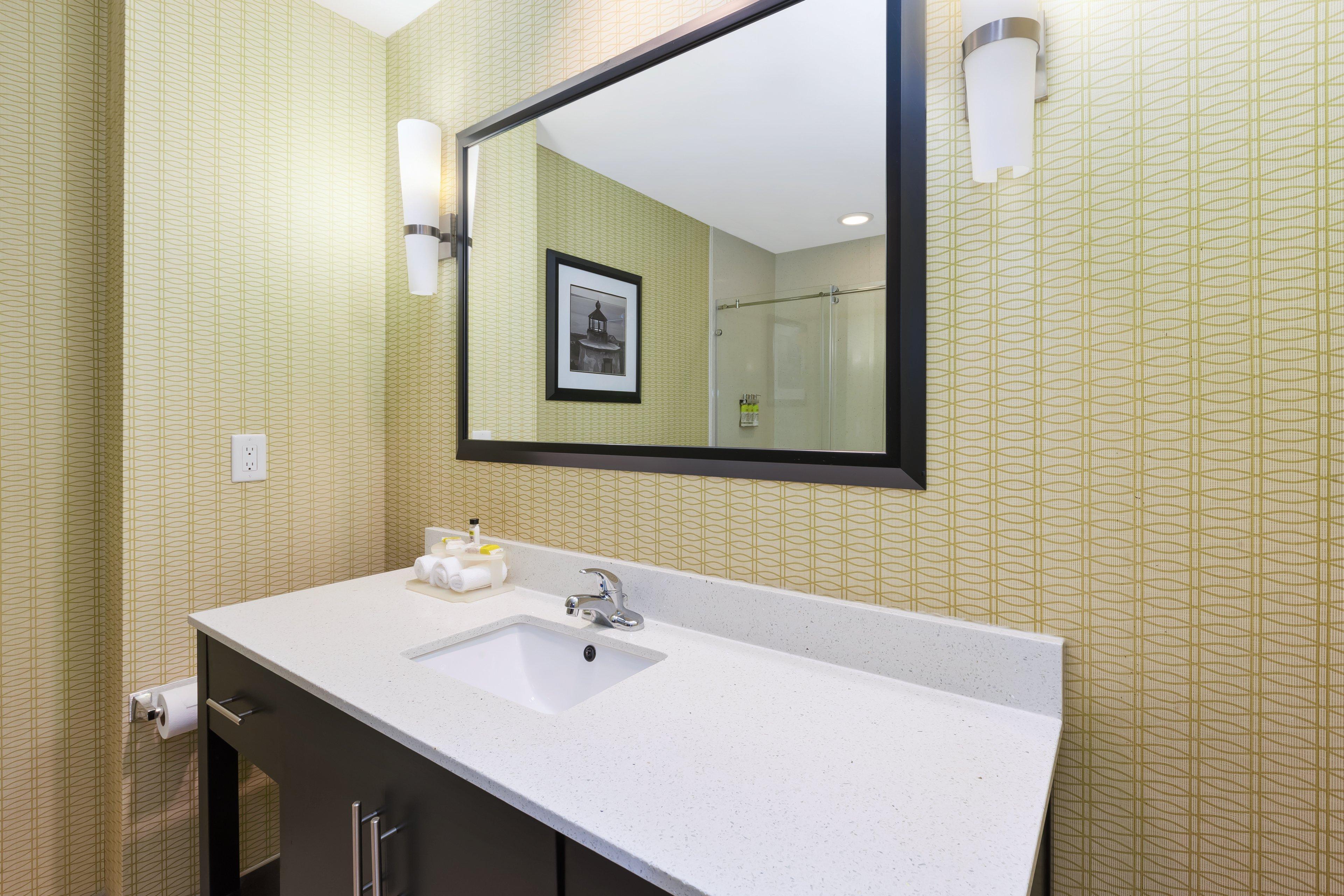 Express & Southport - Area By Ihg Hotel Oak Island