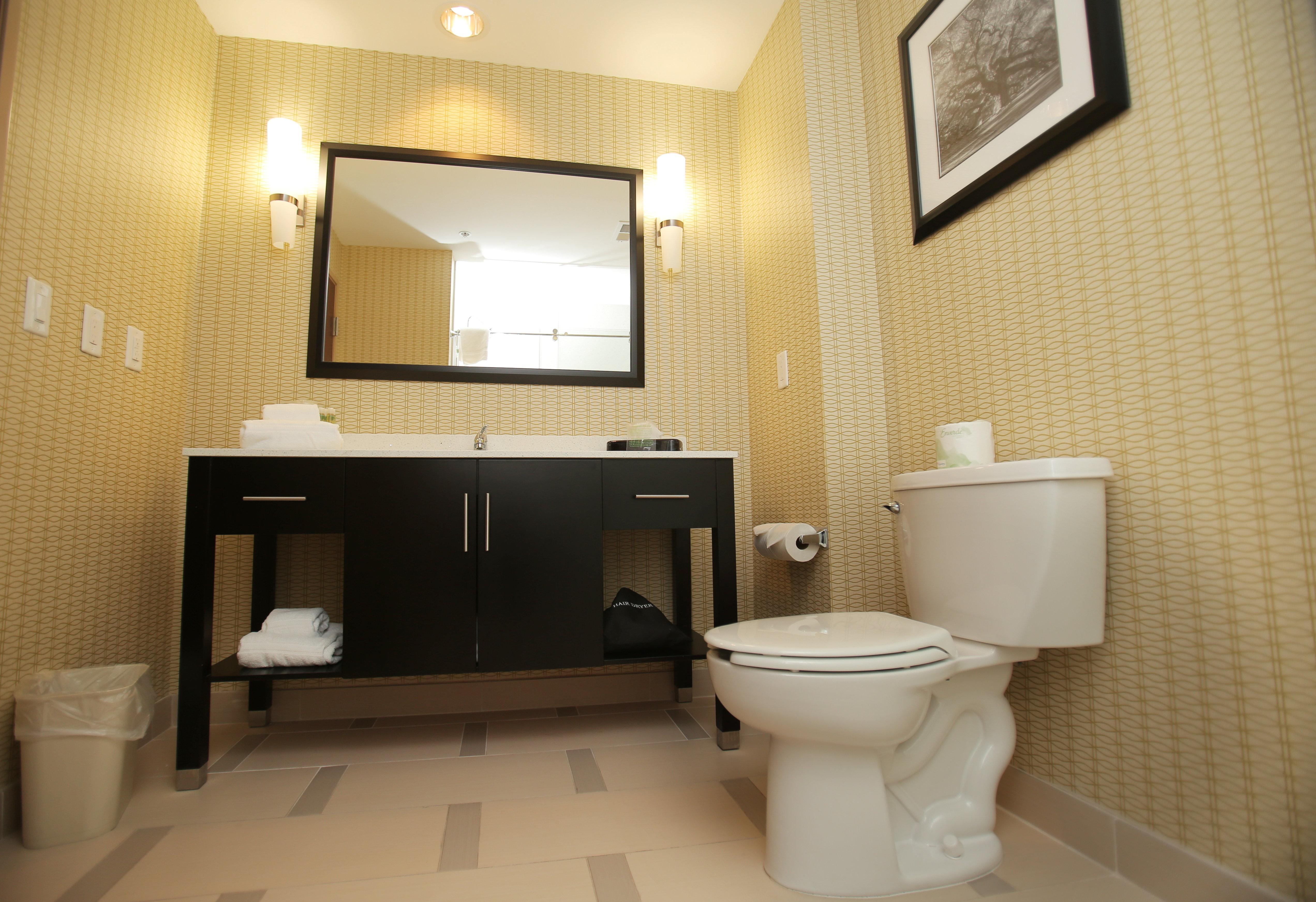 Holiday Express & Southport - Area By Ihg Hotel 2*