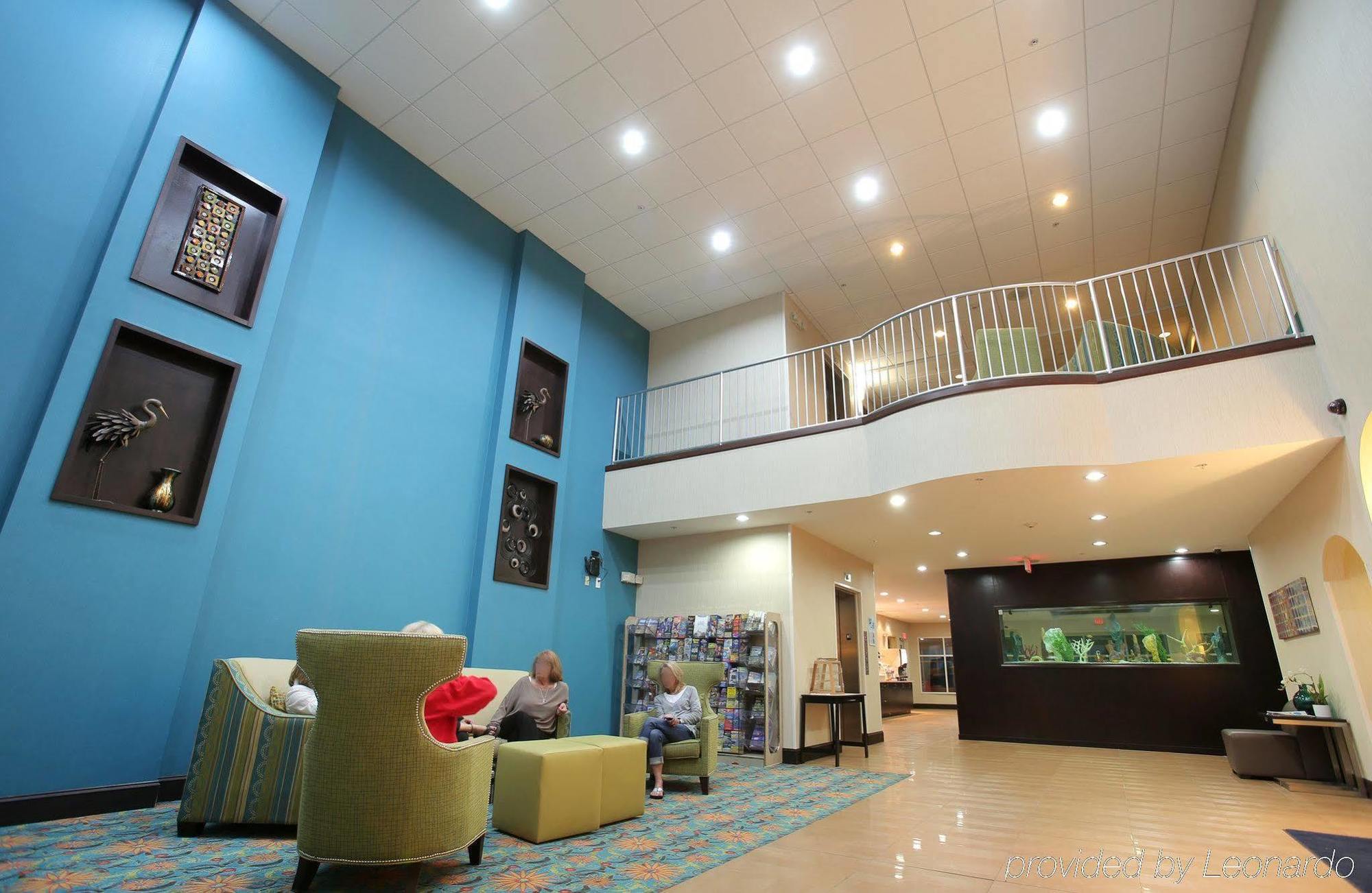 Express & Southport - Area By Ihg Hotel 2*